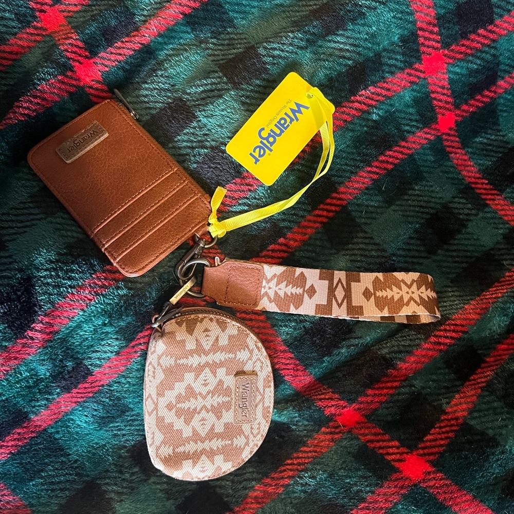 Wrangler Brown and Tan Key & Card Holder Set